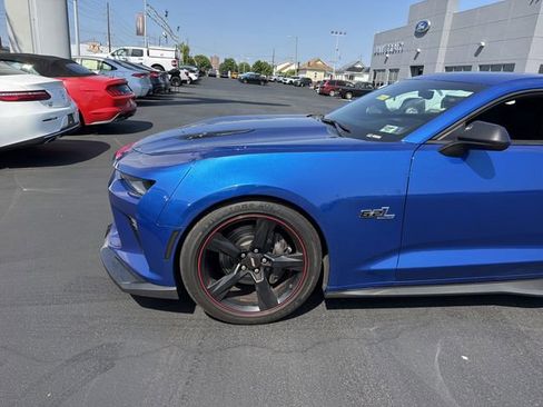 Used 2018 Chevrolet Camaro SS RWD image 8