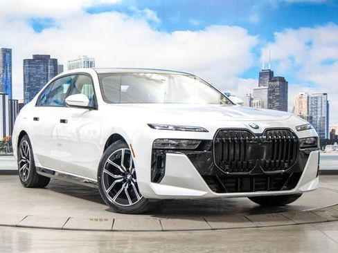 Used 2026 BMW 760i xDrive w/ Premium Package AWD/4WD image 1