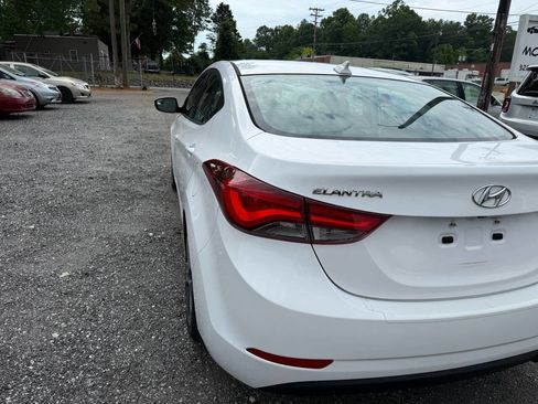 Used 2015 Hyundai Elantra Sport w/ Option Group 04 FWD image 9