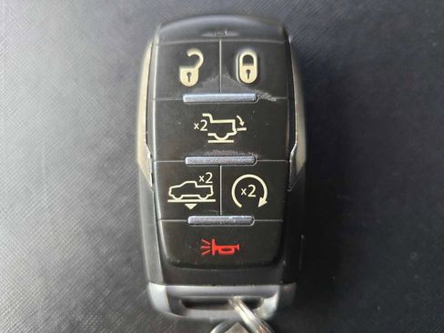 Used 2019 RAM 1500 Limited w/ Body Color Bumper Group image 23