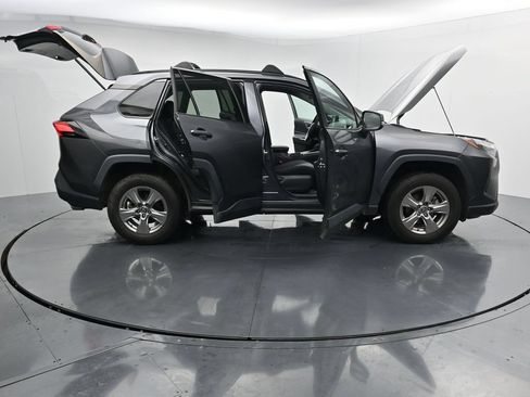 Used 2022 Toyota RAV4 XLE AWD/4WD image 27