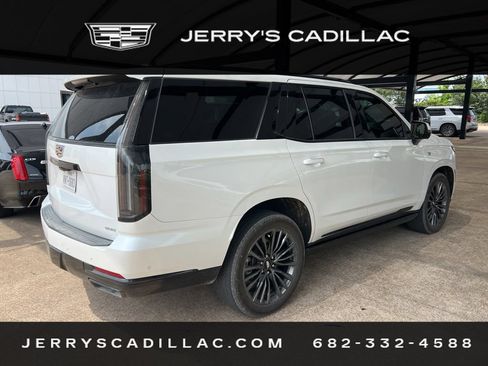 Used 2025 Cadillac Escalade Sport Platinum AWD/4WD image 4