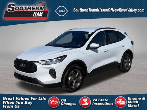 Used 2025 Ford Escape ST-Line Select AWD/4WD image 1