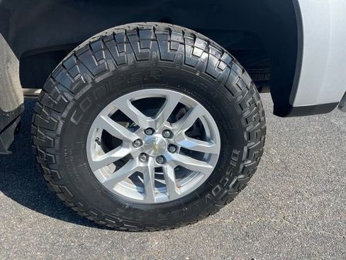 Used 2020 Chevrolet Silverado 1500 LT w/ Texas Edition image 32