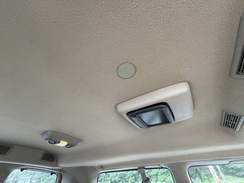 Used 2001 Chevrolet Express 1500 LT RWD image 27