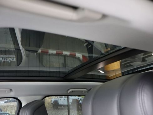 Used 2019 Land Rover Range Rover Sport HSE image 11