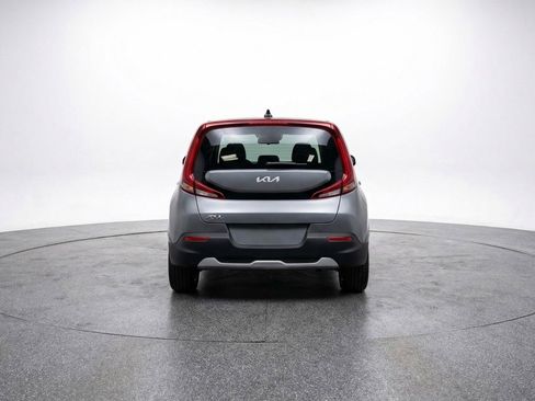 Used 2025 Kia Soul LX w/ LX Technology Package image 7