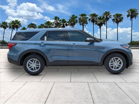 New 2026 Ford Explorer Active RWD image 8