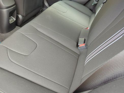 Certified 2025 Hyundai Elantra Sport FWD image 20