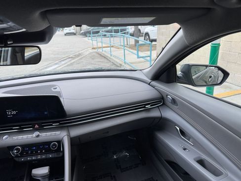 Used 2025 Hyundai Elantra SEL image 37