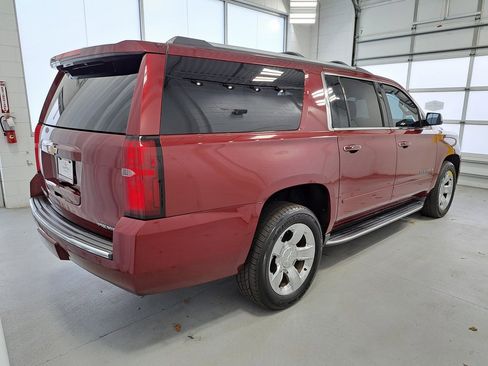 Used 2019 Chevrolet Suburban Premier image 5