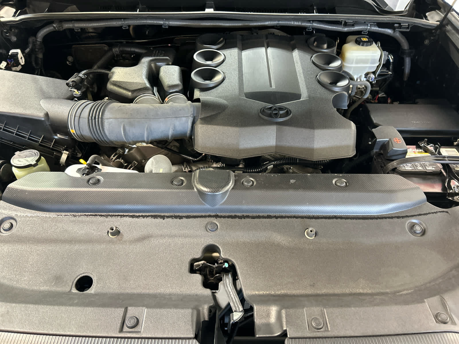 Used 2018 Toyota 4Runner Limited AWD/4WD image 10