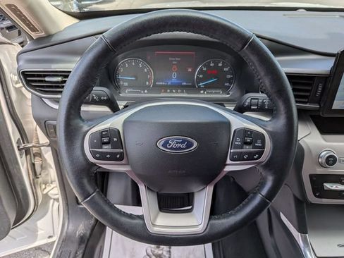 Used 2023 Ford Explorer XLT w/ Equipment Group 202A AWD/4WD image 9
