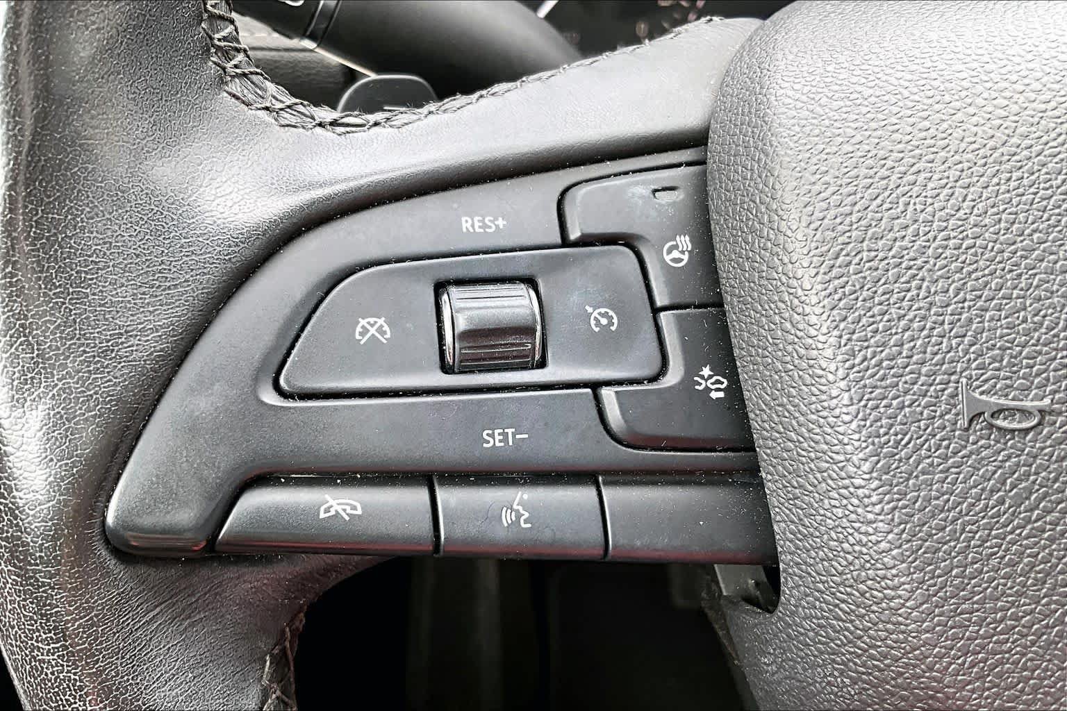Used 2019 Cadillac XT4 Premium Luxury w/ Cold Weather Package FWD image 21