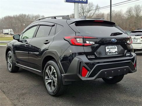 Used 2025 Subaru Crosstrek 2.0i Premium image 5