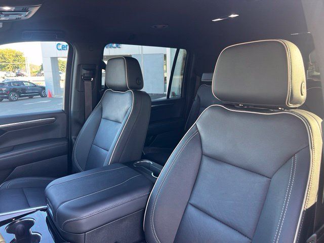 Used 2026 Chevrolet Suburban Premier AWD/4WD image 14