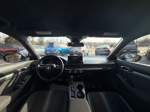 Used 2025 Honda Civic Sport image 9