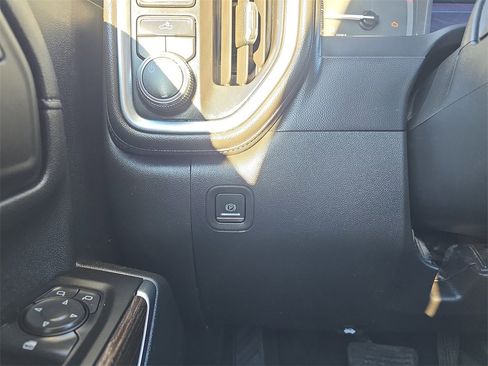 Used 2022 GMC Sierra 2500 SLE w/ Gooseneck/5TH Wheel Package image 23