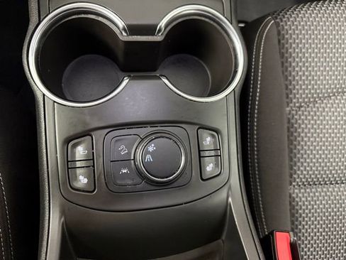 Used 2022 GMC Terrain SLE w/ Driver Convenience Package image 24