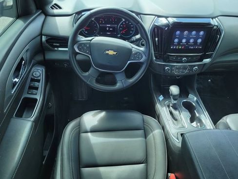Used 2023 Chevrolet Traverse LT FWD image 16
