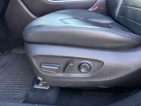 Used 2022 Toyota Highlander XLE image 8