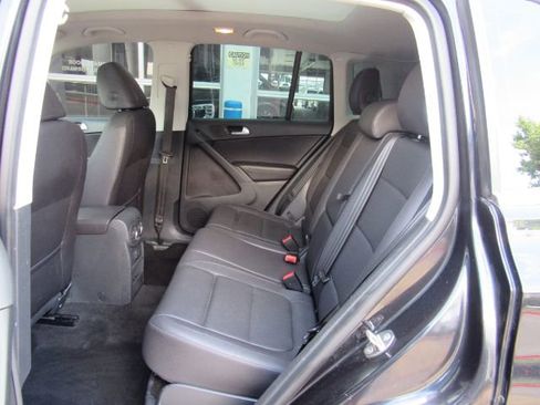 Used 2017 Volkswagen Tiguan Wolfsburg Edition image 17