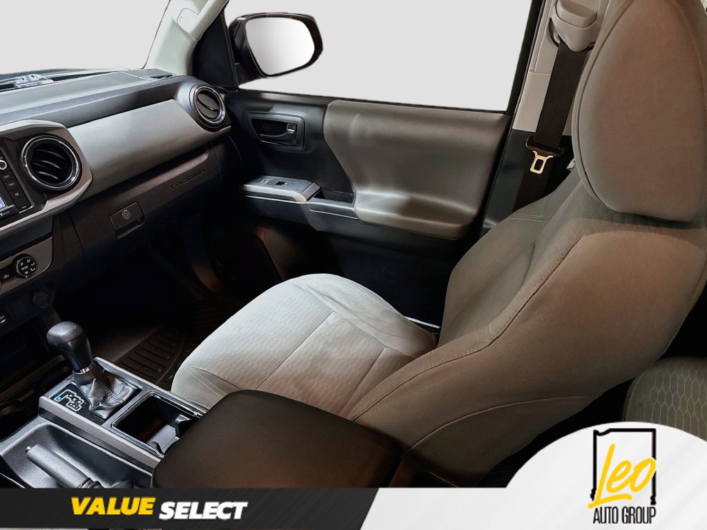 Used 2019 Toyota Tacoma SR5 AWD/4WD image 23