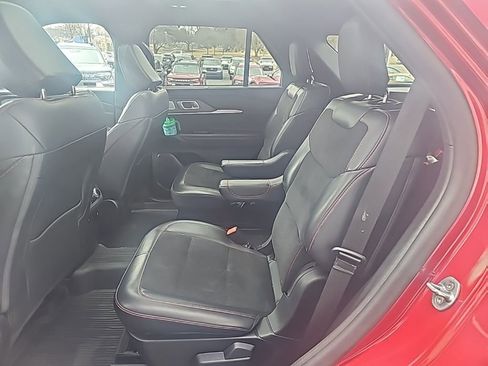 Used 2025 Ford Explorer ST image 12