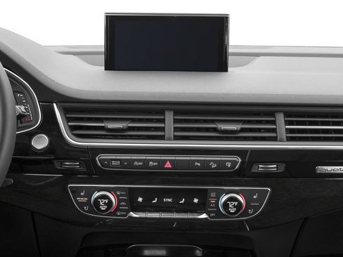 Used 2017 Audi Q7 3.0T Prestige AWD/4WD image 10