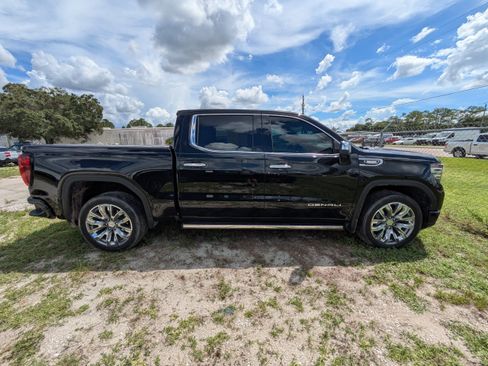 Used 2025 GMC Sierra 1500 Denali w/ Denali Reserve Package AWD/4WD image 3