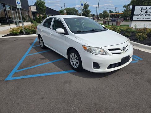 Used 2013 Toyota Corolla L FWD image 3