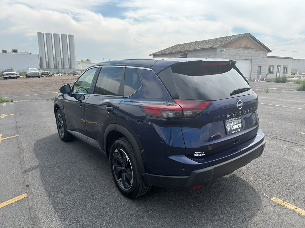 Used 2025 Nissan Rogue SV AWD/4WD image 6