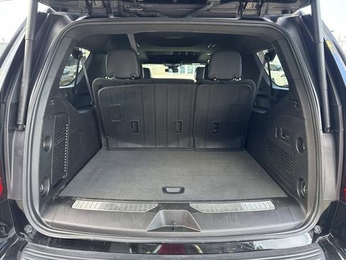 Used 2023 GMC Yukon XL Denali RWD image 12