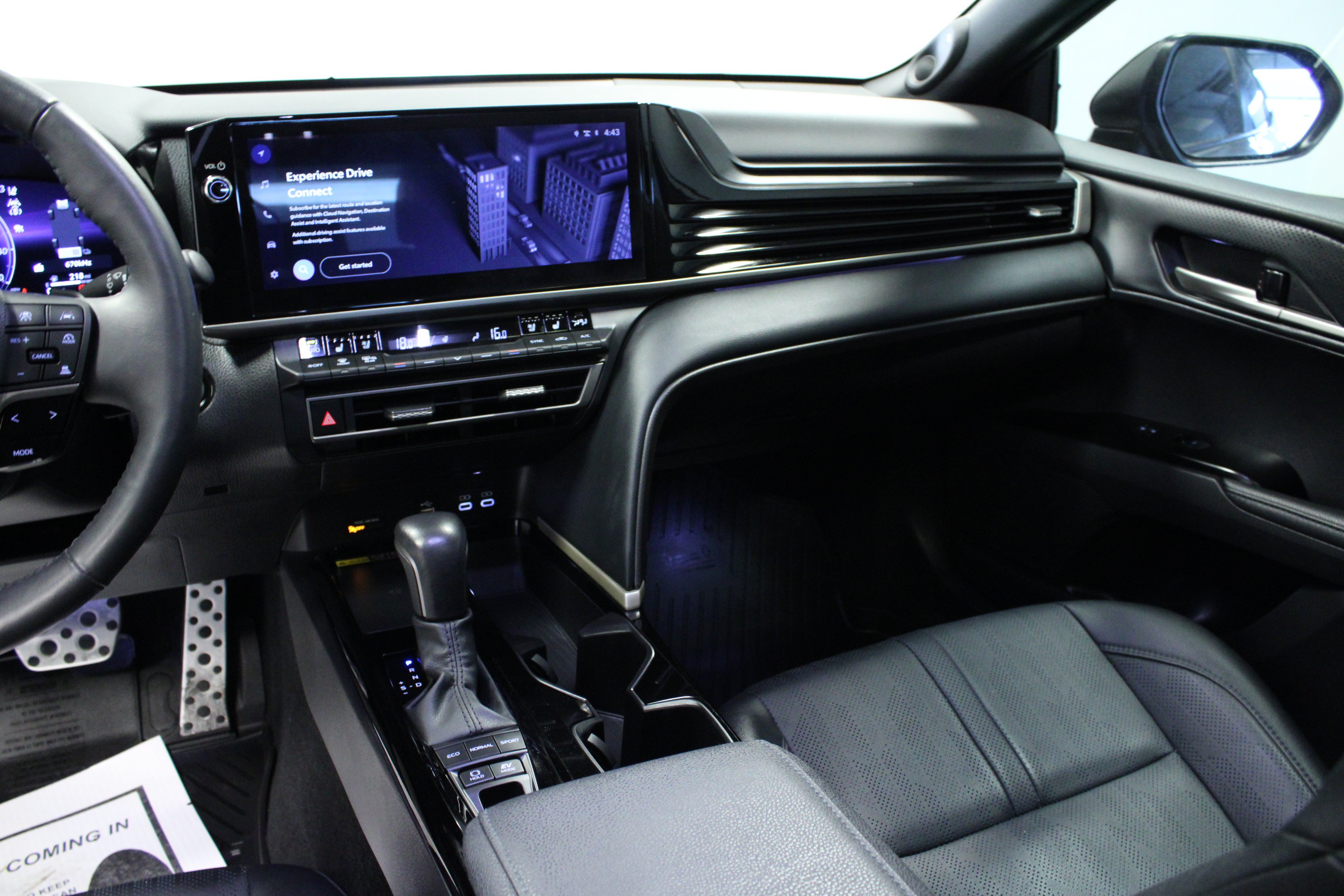 Used 2025 Toyota Camry XSE AWD/4WD image 18