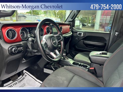 Used 2021 Jeep Gladiator Rubicon AWD/4WD image 10