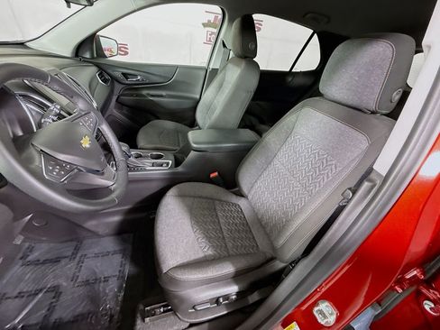 Used 2024 Chevrolet Equinox LT FWD image 24