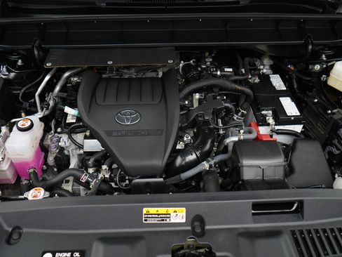 Used 2025 Toyota Highlander XSE AWD/4WD image 32