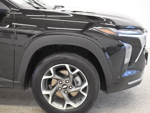 Used 2025 Chevrolet Trax LT w/ LT Convenience Package FWD image 13