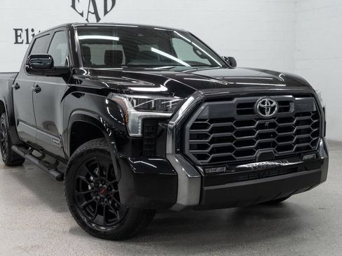 Used 2025 Toyota Tundra Platinum w/ TRD Off-Road Package AWD/4WD image 53