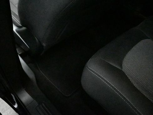 Used 2018 Ford Explorer XLT w/ Equipment Group 201A image 16