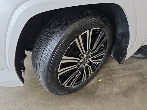 Certified 2022 Lexus LX 600 4WD w/ Luxury Package image 35