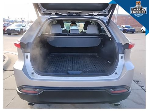 Used 2023 Toyota Venza LE image 28