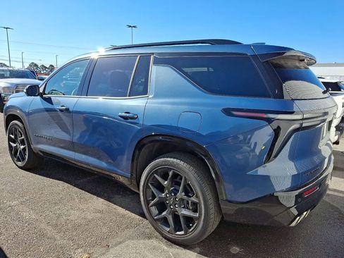 Used 2026 Chevrolet Traverse RS image 3