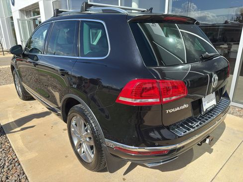 Used 2016 Volkswagen Touareg TDI image 7