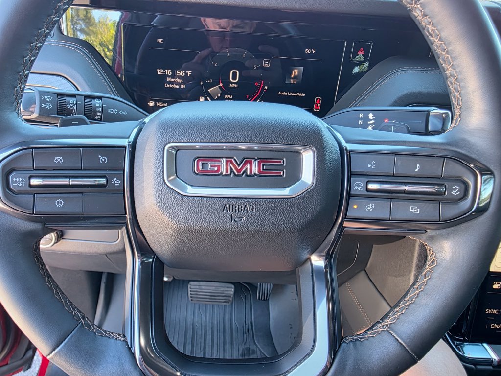 Used 2025 GMC Yukon AT4 AWD/4WD image 42