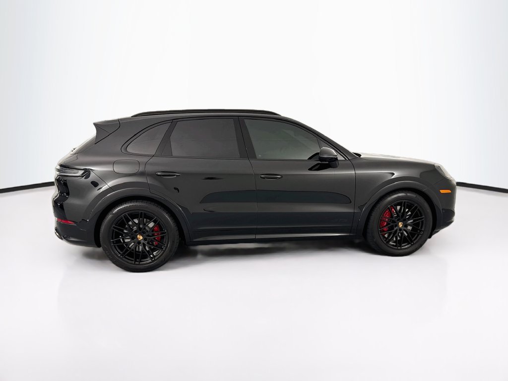 Used 2025 Porsche Cayenne GTS AWD/4WD image 4