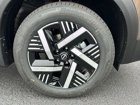 New 2026 Nissan Kicks SV w/ SV Premium Package image 9