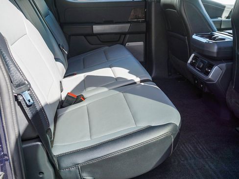 Used 2022 Ford F150 Lightning Lariat image 13