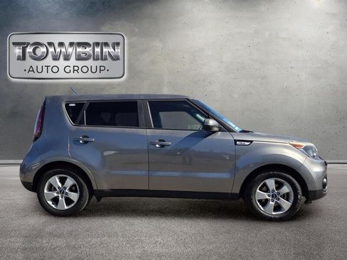 Used 2017 Kia Soul FWD image 3