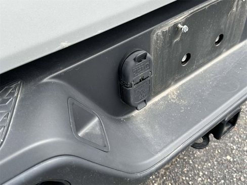 Used 2022 Jeep Gladiator Willys image 12